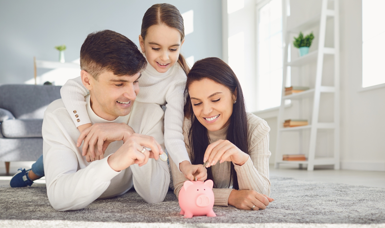 Une famille effectue un dépôt de capital en SCI familiale