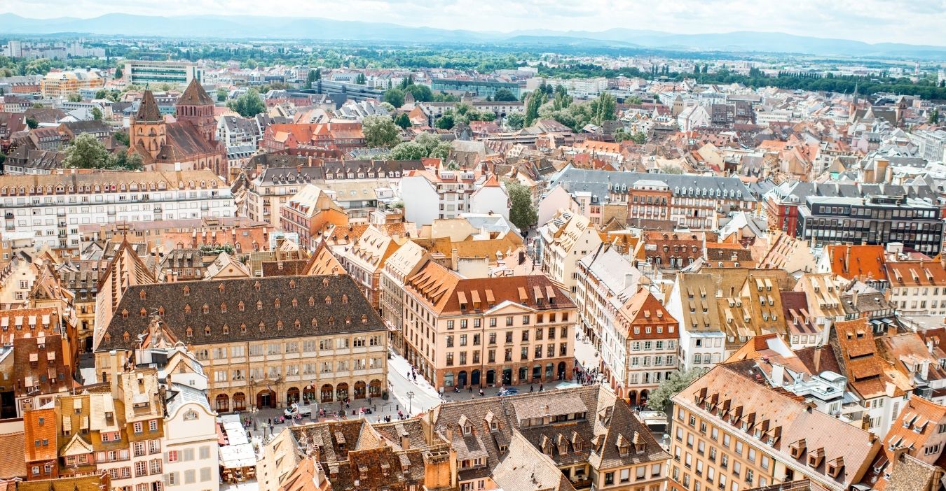 vue de la ville de strabourg, métropole où plus de 10 000 entreprises sont créées chaque année